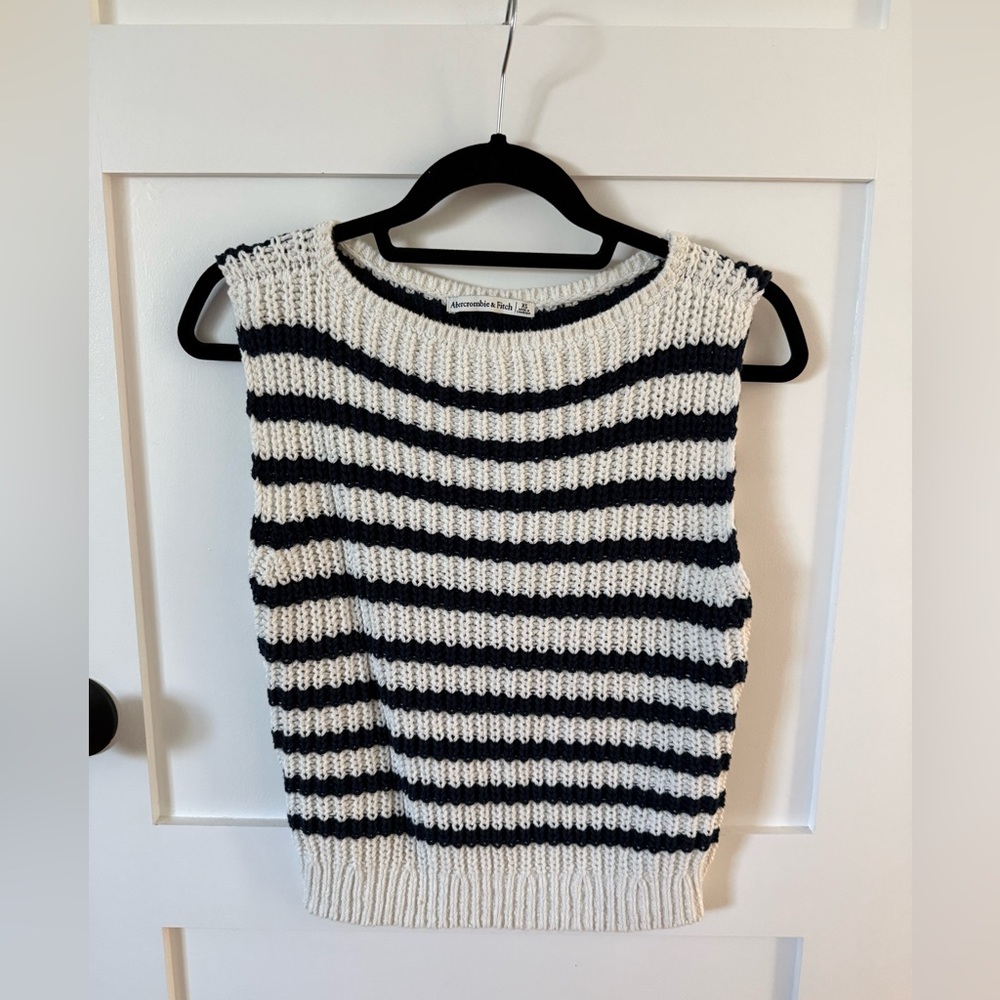 Abercrombie & Fitch Striped Navy and White Women's Tank Crochet Style Sweater